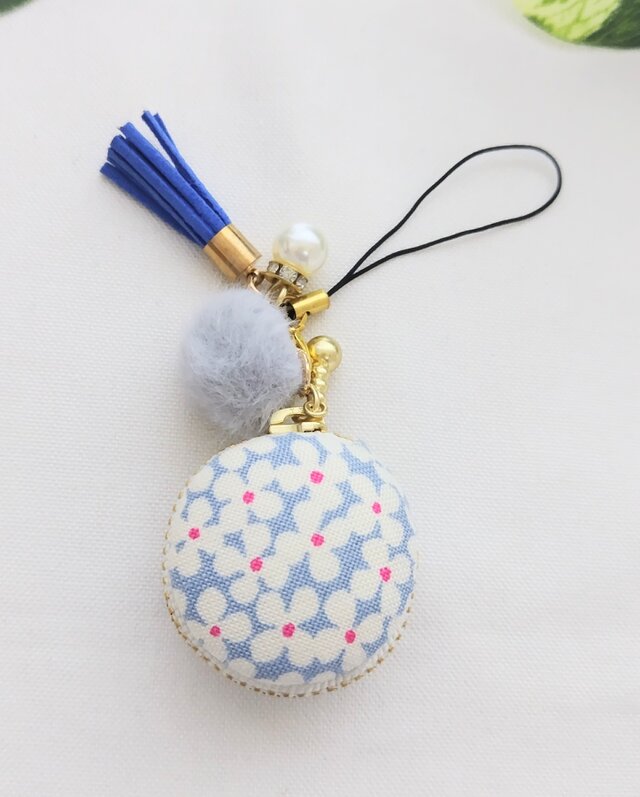 サークルフラワーブルーのマカロンポーチ