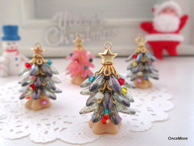 現品限り クリスマスツリーの根付けストラップ ピンク系 Iichi ハンドメイド クラフト作品 手仕事品の通販