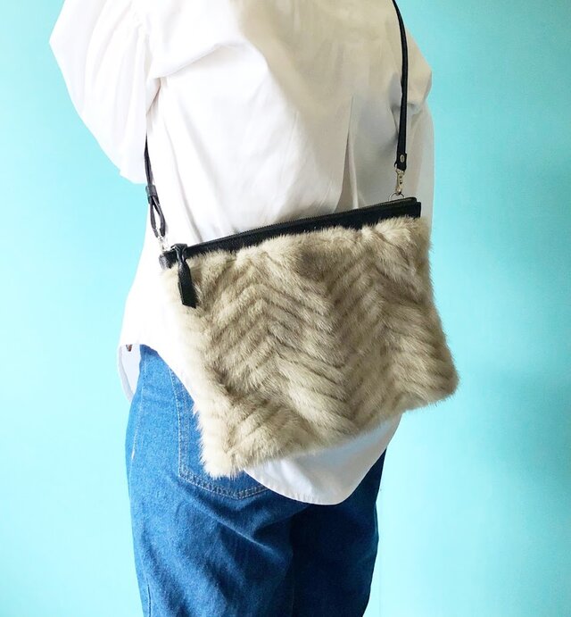 ミンク ファー サファイア 2WAY ショルダーバッグ & クラッチ 本革 オイルレザー ブラックの画像1枚目