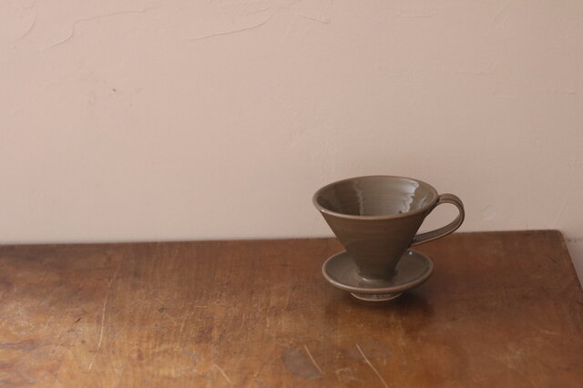 陶器のコーヒードリッパーの画像1枚目