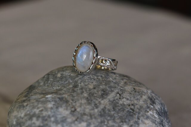 シラー 透明度 抜群 ラブラドライト リング フリーサイズ シラー 透明度 抜群 ラブラドライト リング フリーサイズ