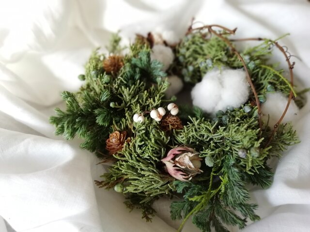綿の実とジュニパーのwreathの画像1枚目
