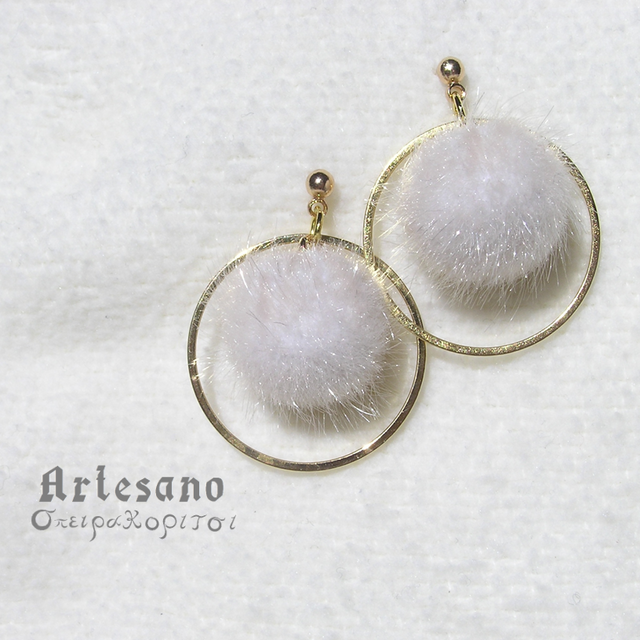 ふわふわファーとリングのピアス・イヤリング *σπειρα κοριτσι*