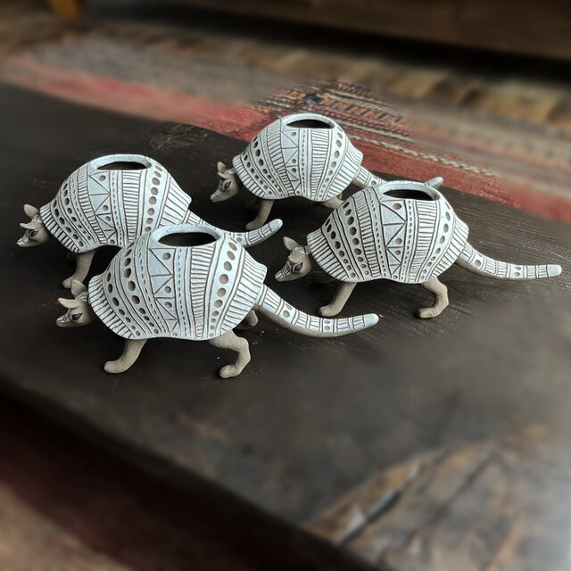 アルマジロ / 柄（大）植木鉢 | iichi 日々の暮らしを心地よくする