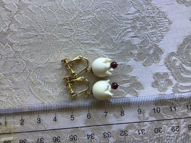 すずらん型象牙のイヤリング(ピアスに変更可能) | iichi 日々の暮らし