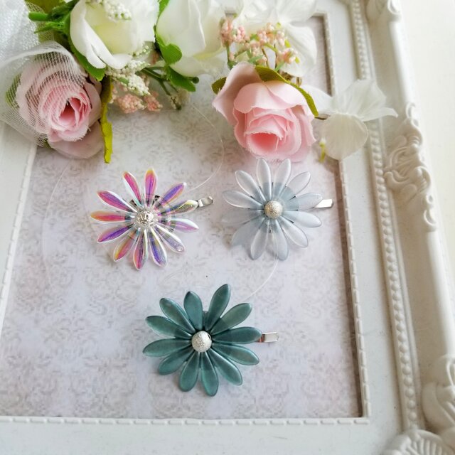 チェコダガービーズ お花一つのポニーフック グリーンの画像1枚目