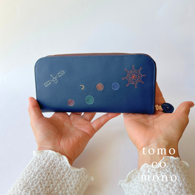 刺繍革財布『宇宙』NAVY×Colors（牛革）／ラウンドファスナー型 長財布