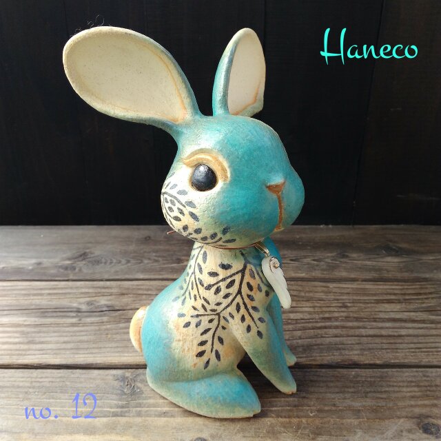 葉影の空色うさぎ no. 12