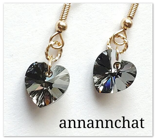 【スワロフスキー black diamond ハート ピアス】イヤリング変更可 オーストリア ローズ 薔薇 野ばらの画像1枚目