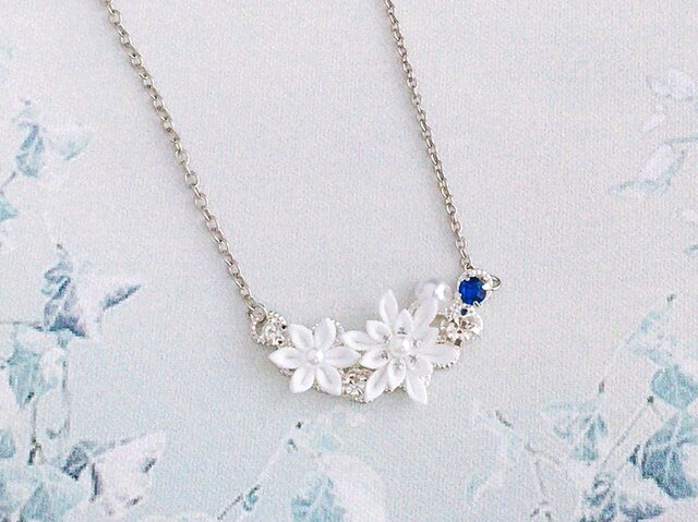 雪の結晶と星屑のネックレス （ つまみ細工＊受注制作 ） | iichi 日々