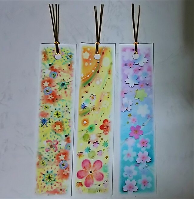 新春の栞(しおり)　 和柄花模様のイラスト　パステルアート