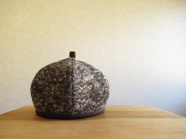 てっぺんに輪っか、ベレー帽 焦げ茶のニットの画像1枚目