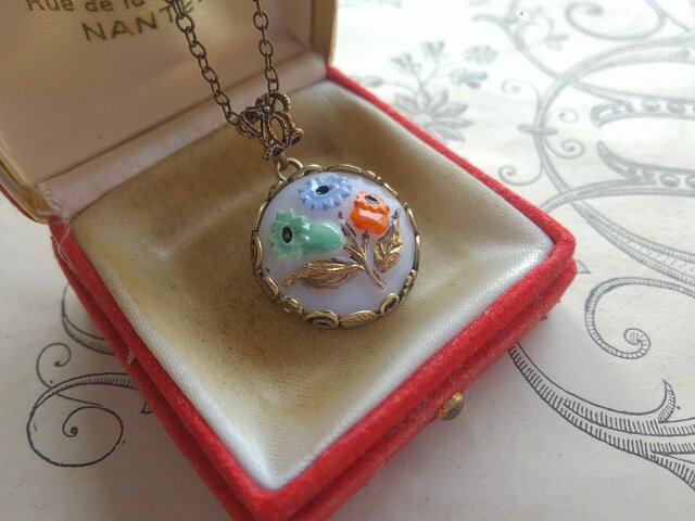 ヴィンテージ ライトBlue,Green,Orange/Gold-Leaf 花葉ネックレスの画像1枚目