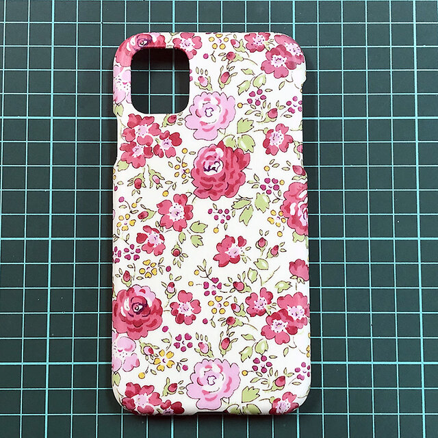 【Jさま、オーダー品】フェリシテレッド iPhone11の画像1枚目