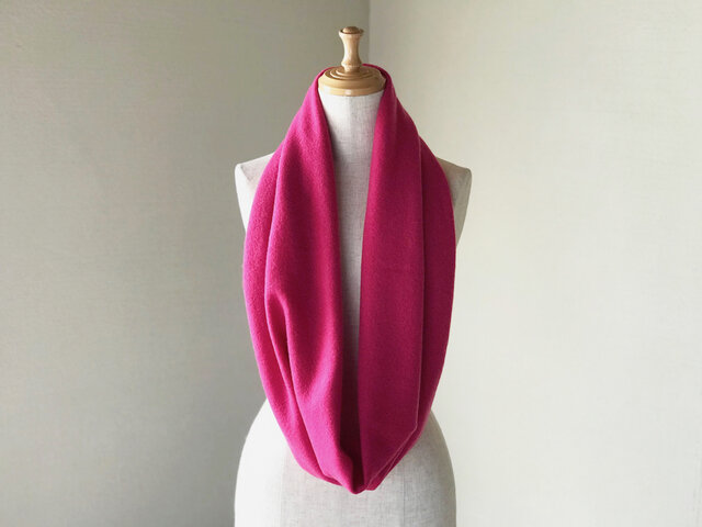 Pure カシミヤのふわふわスヌード Pinkの画像1枚目