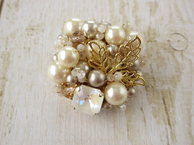 Brooch 葉っぱ パール(K0857)の画像1枚目