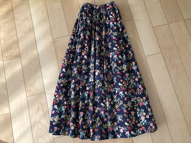 【大SALE】ボタニカルスカート(ネイビー)の画像1枚目