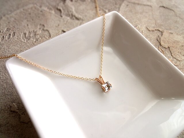 天然石のペンダントネックレス ■ 14KGF 立て爪 スクエア 4mm ■ アクアマリンの画像1枚目