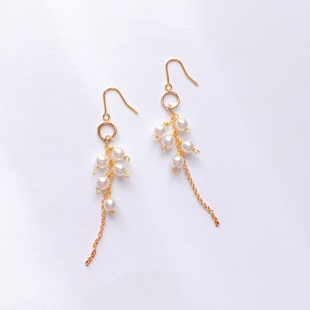 小粒パールのラグジュアリーピアス/イヤリングの画像1枚目