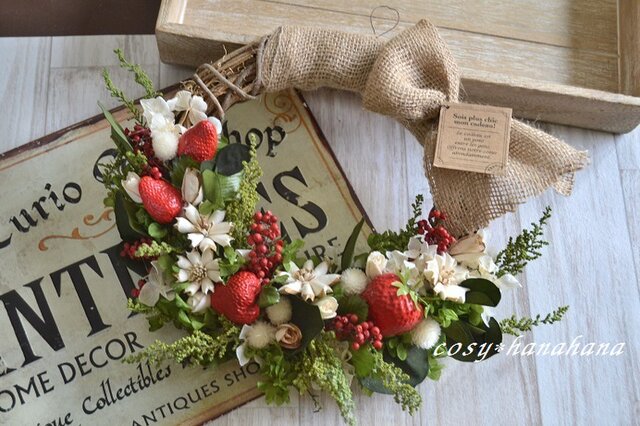 いちごのバスケットwreathの画像1枚目