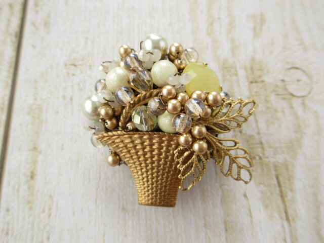Brooch 葉っぱ バスケット・yellow(K0859)の画像1枚目