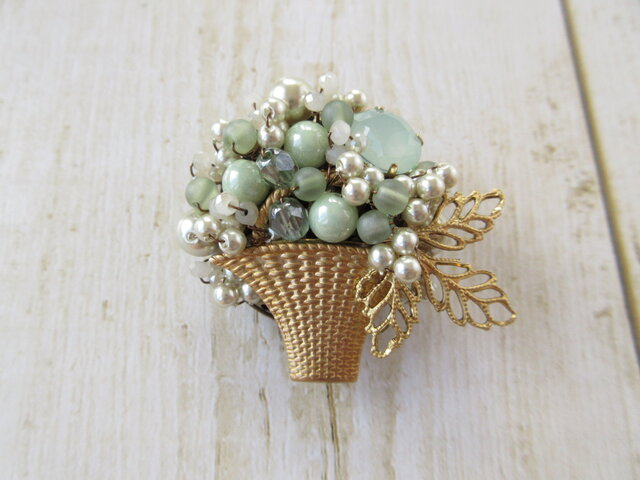 Brooch 葉っぱ バスケット・green(K0860)の画像1枚目