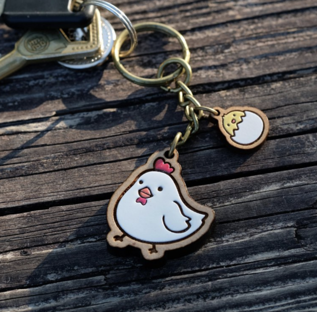 ハンドメイドキーホルダー 田田製作所』手作り キーホルダー 鳥＆卵 | iichi 日々の暮らしを