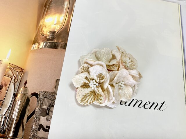 上品な紫陽花のコサージュ *卒業式*入学式*結婚式の画像1枚目