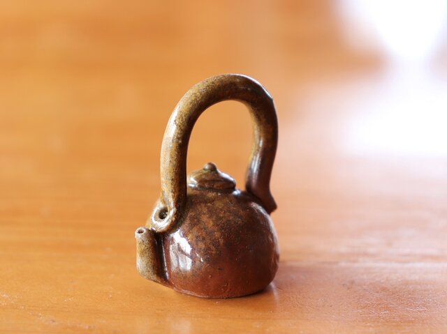 iichi ta-001 青 350ml 備前焼 ドラゴンつまみの後ろ手急須 KQ-001