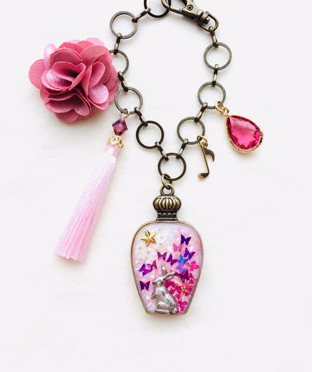 香水瓶バッグチャーム（紅い宝石）