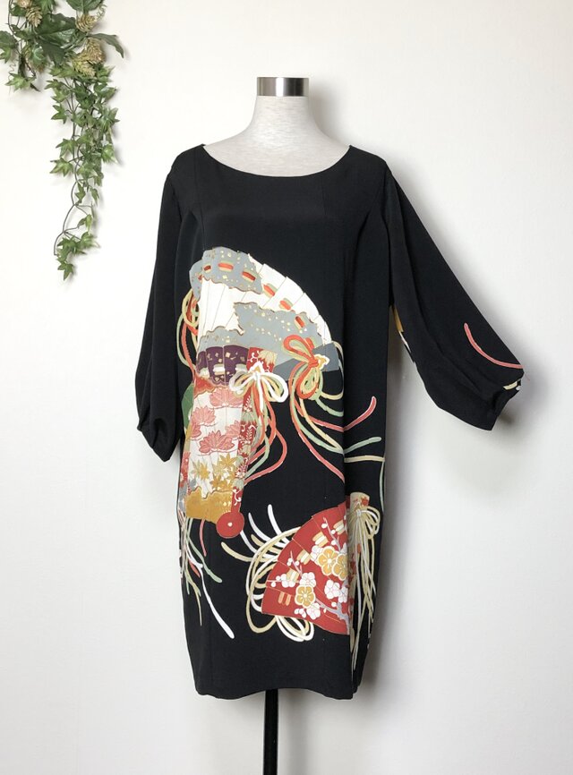 着物リメイク 留袖 ゆったりコクーンワンピース総刺繍 の画像1枚目