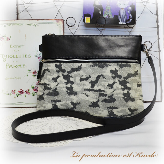 レザー：迷彩柄　サコッシュバッグ