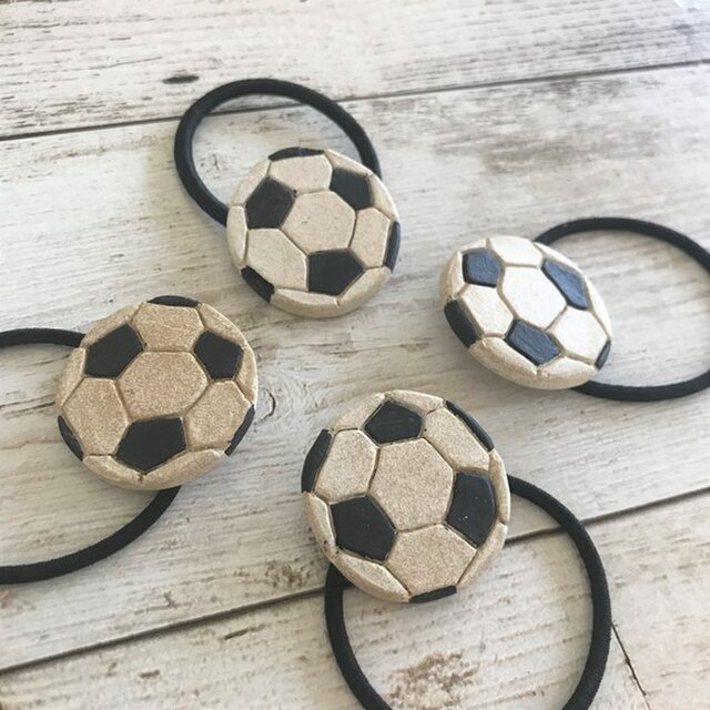 ヘアゴム サッカーボール Iichi ハンドメイド クラフト作品 手仕事品の通販