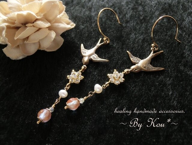 ~✿Swallows sending love✿**~Antique saphiret ~ピアス。の画像1枚目