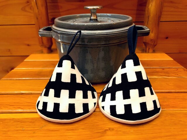 2個セット★三角鍋つかみ★staub にいかがでしょうか?★ストウブ 鍋つかみ ミトンの画像1枚目