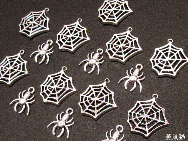 くみっきーさん専用　ハロウィン❣️ 蜘蛛の巣柄　ドールチャーム　ハンドメイド くみっきーさん専用 ハロウィン❣️ 蜘蛛の巣柄 ドールチャーム