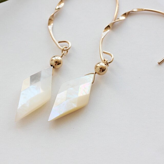 【14kgf】ダイヤカットシェルピアス