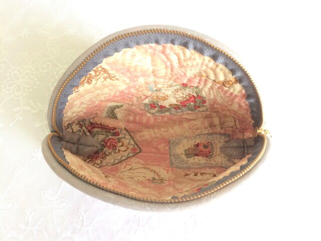 手縫いハワイアンキルトポーチ gray | iichi 日々の暮らしを心地よく