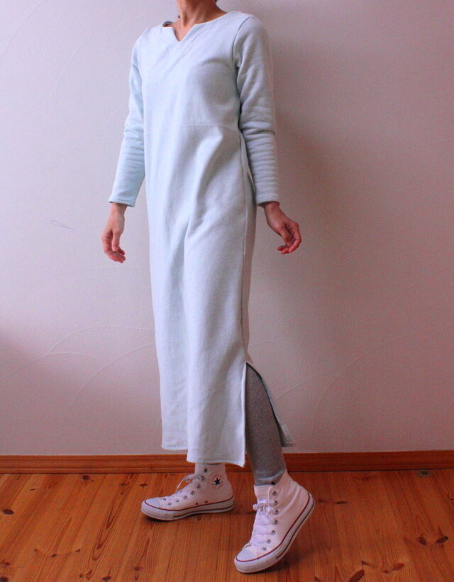 パステルカラー　ニットワンピース