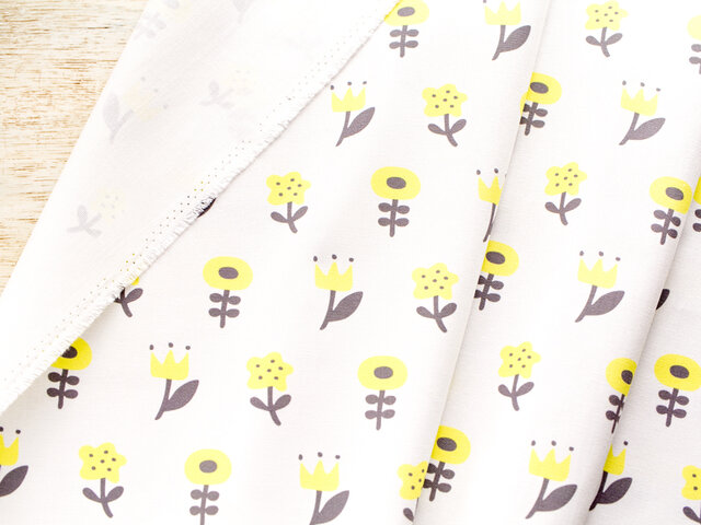 nordic flower(yellow×gray) オリジナルテキスタイル*オックスの画像1枚目