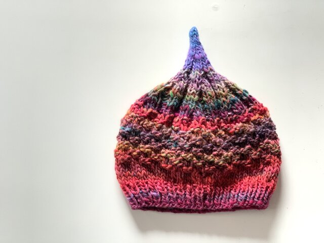 1点限定!どんぐりニット帽子 野呂英作毛糸使用 レッドパープルの画像1枚目