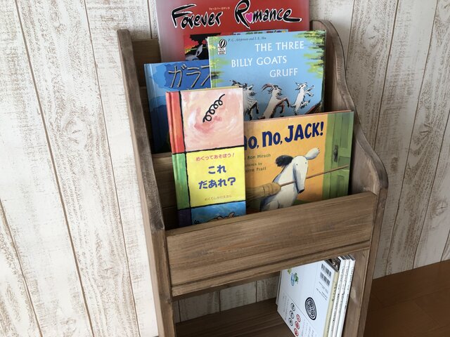 表紙の見える絵本棚*絵本棚*マガジンラック*家具*~ウォールナット~39