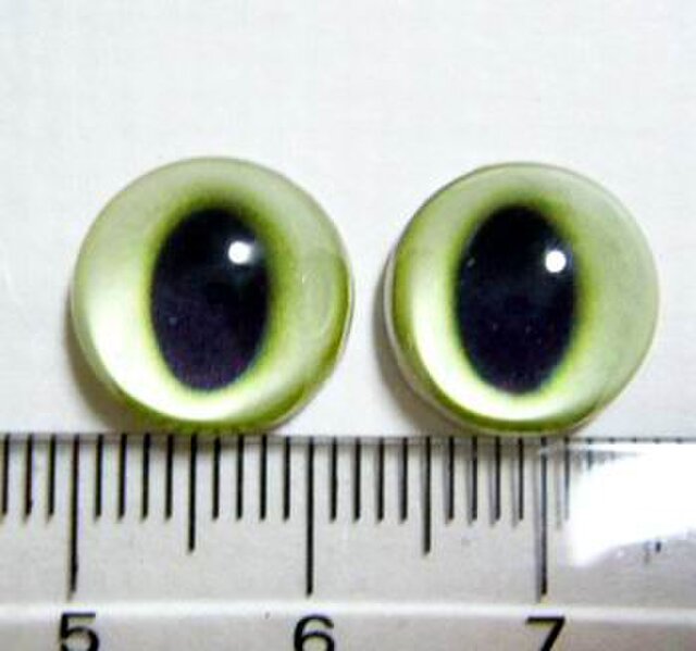 にゃんこのおめめ 半球グラスアイ 猫目 12mm Iichi ハンドメイド クラフト作品 手仕事品の通販