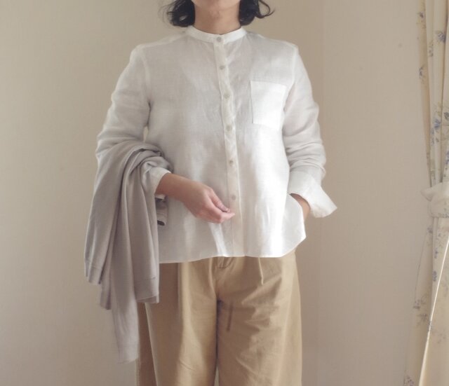 M~LL 白いリネンのバンドカラーシャツの画像1枚目