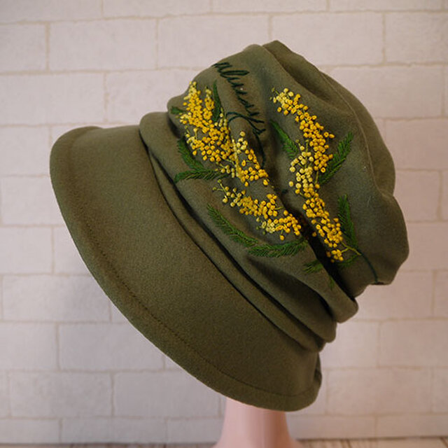 圧縮ウールニット生地で作ったニット帽（ミモザ・グリーン）