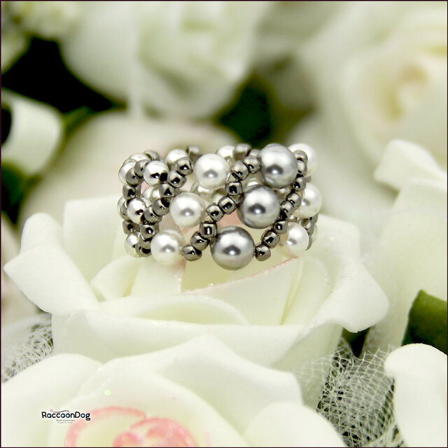 ほっそり効果！スワロフスキーパール ビーズリング《ビーズアクセサリー》