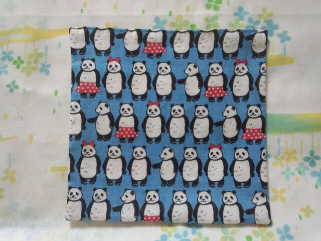 手縫い】Wガーゼハンカチ17×17㎝☆おとぼけパンダ柄☆青色☆カフェ