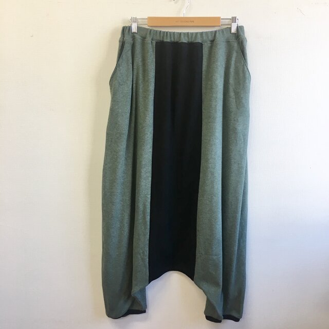 バイカラー可愛い❤️リブ素材のロングサルエルパンツ 緑黒グレー(サイズフリーL〜 L L )の画像1枚目
