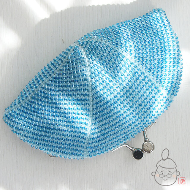 ばあば作☆シードビーズのさらに大きめがま口　（みずいろ・1136)