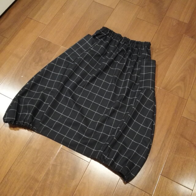 ウール濃紺チェックの大人バルーンスカート